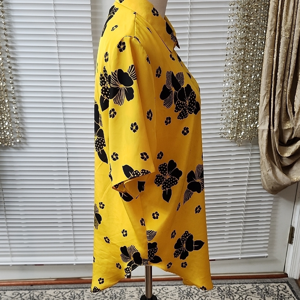 Jenni Bright Yellow and Black Floral Button Down Shirt - Picture 3 of 5